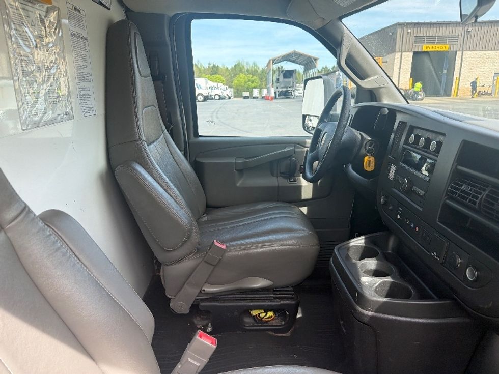 Light Duty Box Truck-Light and Medium Duty Trucks-GMC-2021-Savana G33903-Greensboro-NC-112,319\n\t\tmiles-$ 29,250 - Image 21