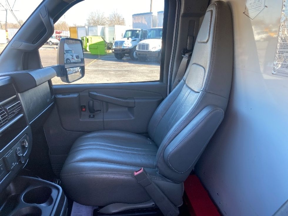 Light Duty Box Truck-Light and Medium Duty Trucks-GMC-2021-Savana G33903-Greensboro-NC-114,852\n\t\tmiles-$ 28,250 - Image 18