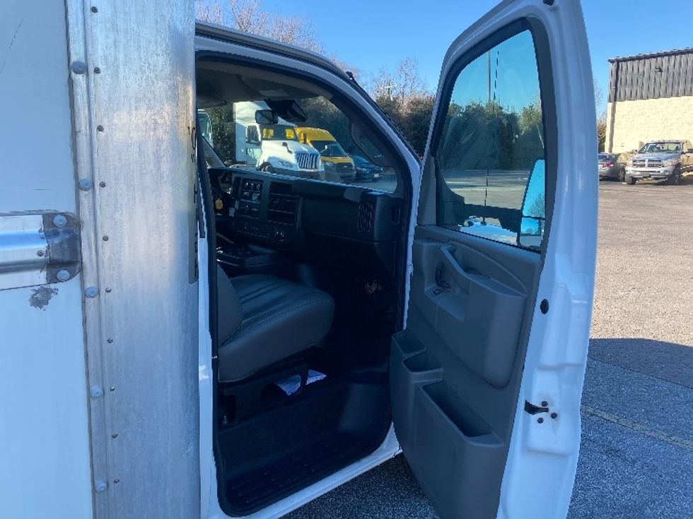 Light Duty Box Truck-Light and Medium Duty Trucks-GMC-2021-Savana G33903-Greensboro-NC-114,852\n\t\tmiles-$ 28,250 - Image 19