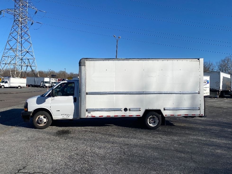 Light Duty Box Truck-Light and Medium Duty Trucks-GMC-2021-Savana G33903-Greensboro-NC-114,852\n\t\tmiles-$ 28,250 - Image 4