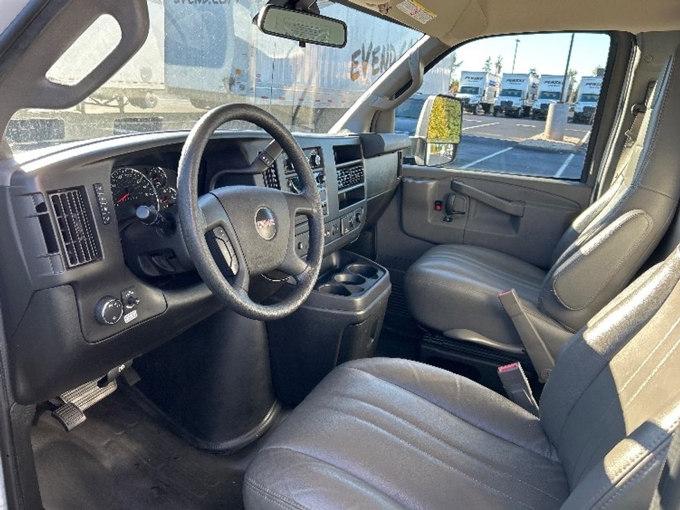 Light Duty Box Truck-Light and Medium Duty Trucks-GMC-2021-Savana G33903-Greensboro-NC-114,900\n\t\tmiles-$ 28,000 - Image 17