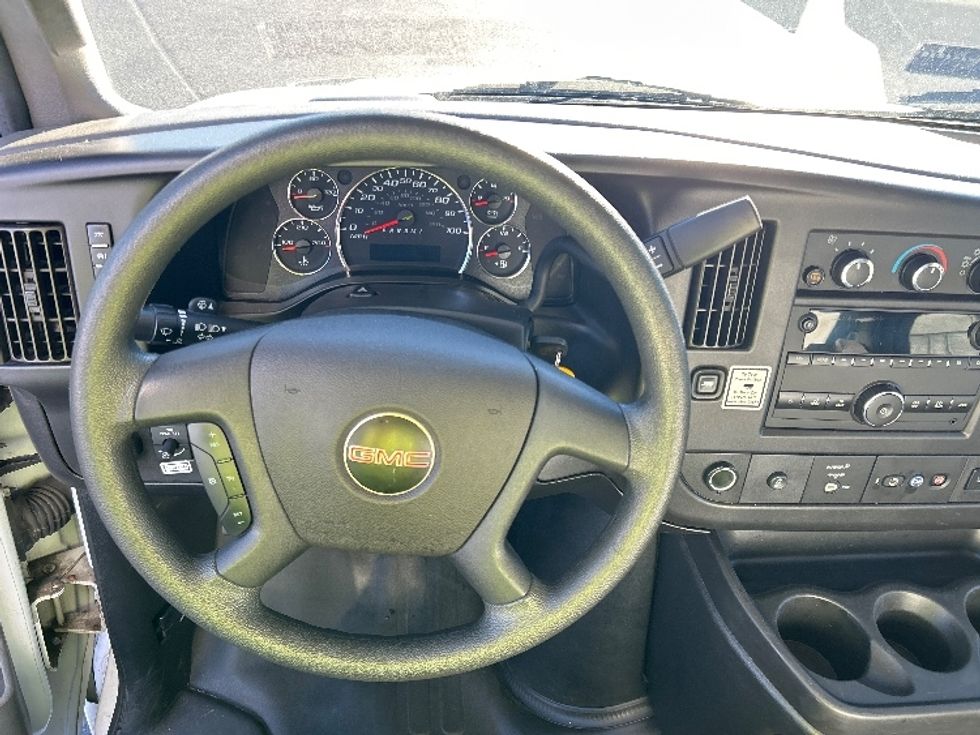 Light Duty Box Truck-Light and Medium Duty Trucks-GMC-2021-Savana G33903-Greensboro-NC-114,900\n\t\tmiles-$ 28,000 - Image 18