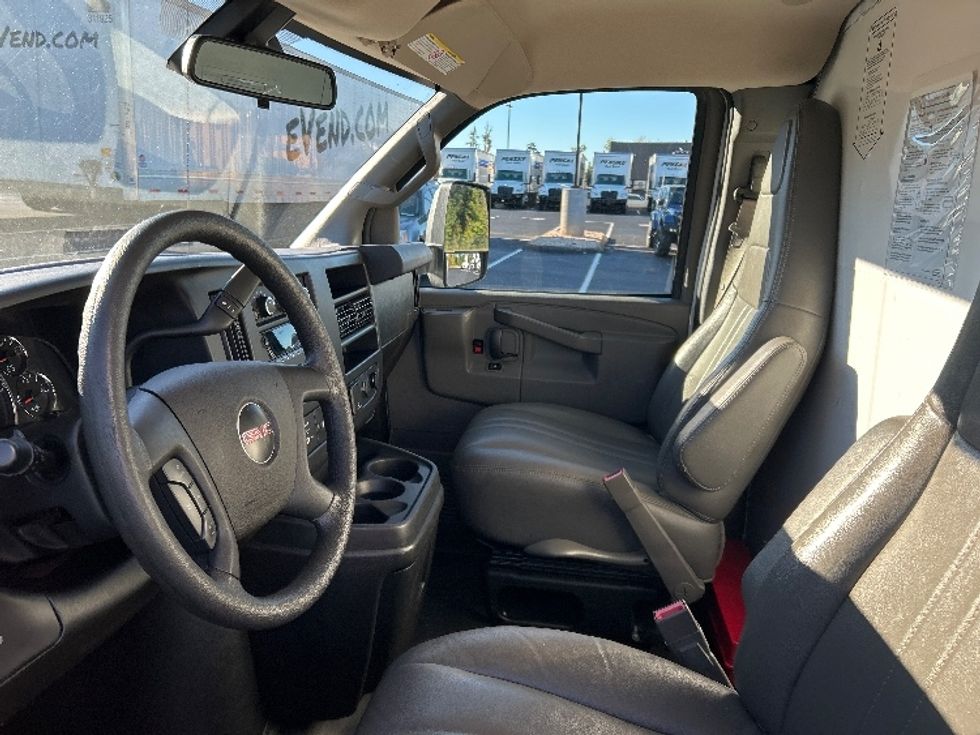 Light Duty Box Truck-Light and Medium Duty Trucks-GMC-2021-Savana G33903-Greensboro-NC-114,900\n\t\tmiles-$ 28,000 - Image 19
