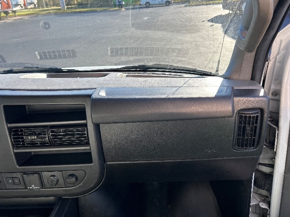 Light Duty Box Truck-Light and Medium Duty Trucks-GMC-2021-Savana G33903-Greensboro-NC-114,900\n\t\tmiles-$ 28,000 - Image 21