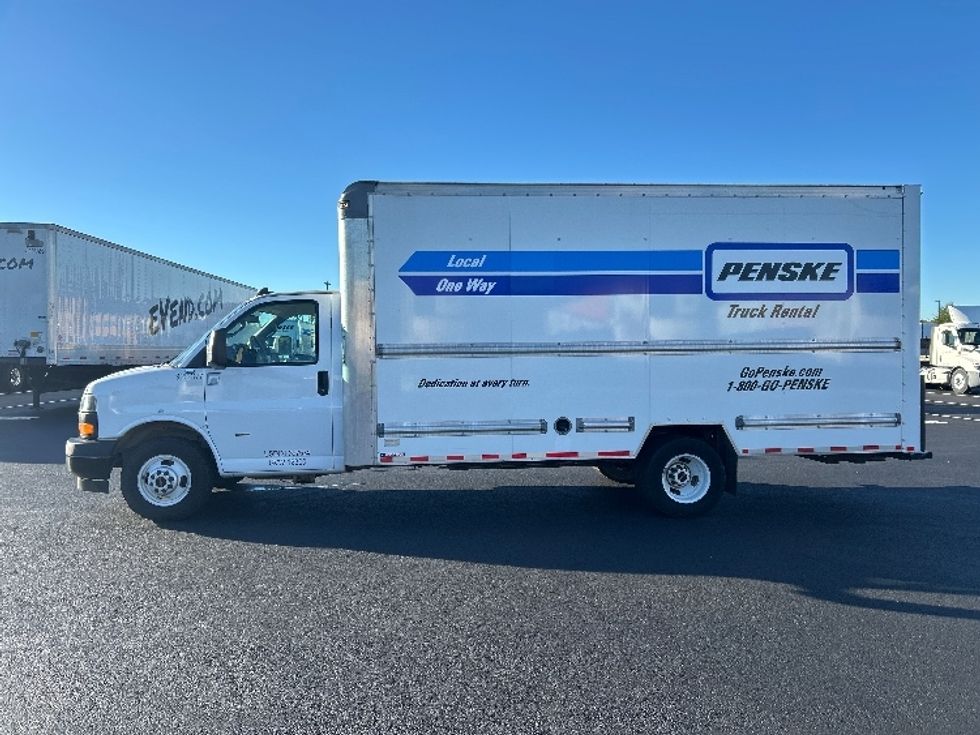 Light Duty Box Truck-Light and Medium Duty Trucks-GMC-2021-Savana G33903-Greensboro-NC-114,900\n\t\tmiles-$ 28,000 - Image 4