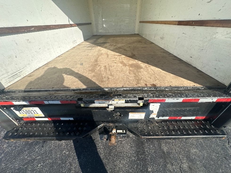 Light Duty Box Truck-Light and Medium Duty Trucks-GMC-2021-Savana G33903-Greensboro-NC-115,896\n\t\tmiles-$ 29,250 - Image 10