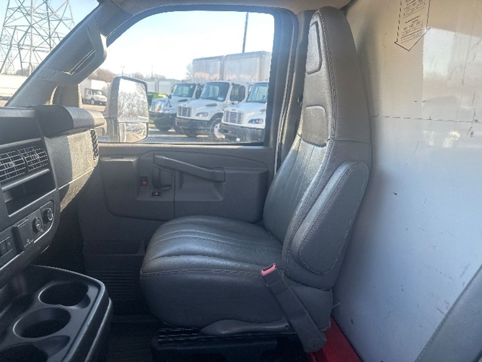 Light Duty Box Truck-Light and Medium Duty Trucks-GMC-2021-Savana G33903-Greensboro-NC-115,896\n\t\tmiles-$ 29,250 - Image 19