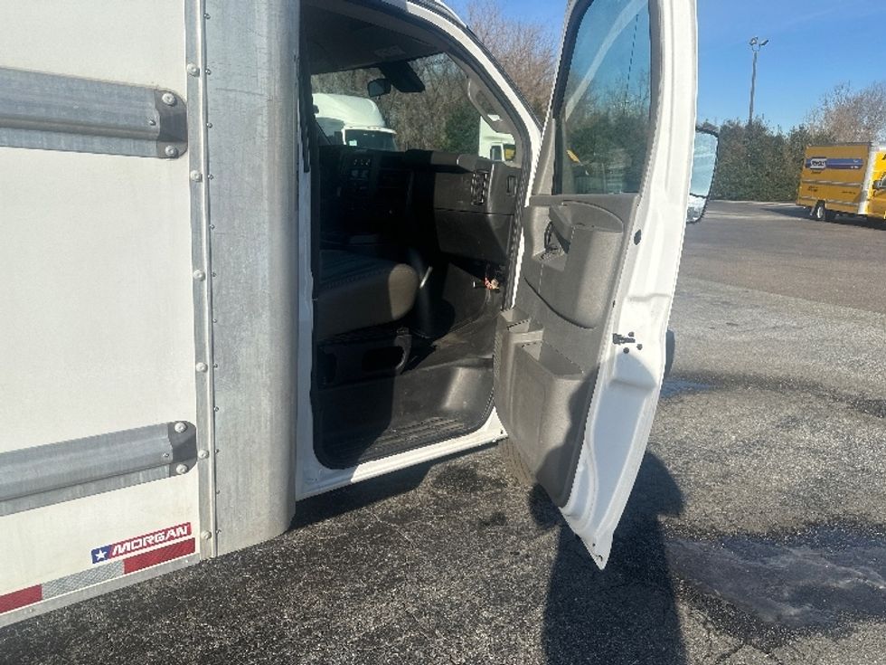 Light Duty Box Truck-Light and Medium Duty Trucks-GMC-2021-Savana G33903-Greensboro-NC-115,896\n\t\tmiles-$ 29,250 - Image 20