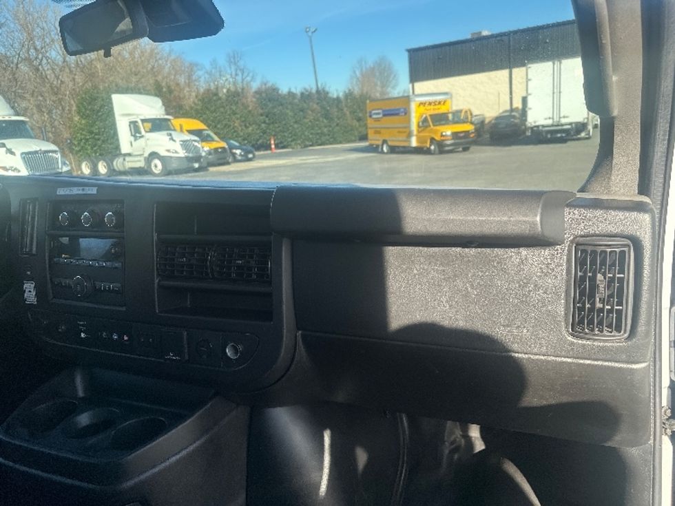 Light Duty Box Truck-Light and Medium Duty Trucks-GMC-2021-Savana G33903-Greensboro-NC-115,896\n\t\tmiles-$ 29,250 - Image 21