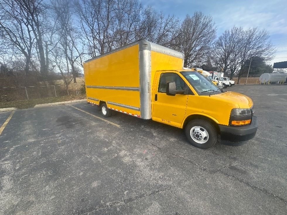 Light Duty Box Truck-Light and Medium Duty Trucks-GMC-2021-Savana G33903-Greensboro-NC-116,099\n\t\tmiles-$ 25,000 - Image 1