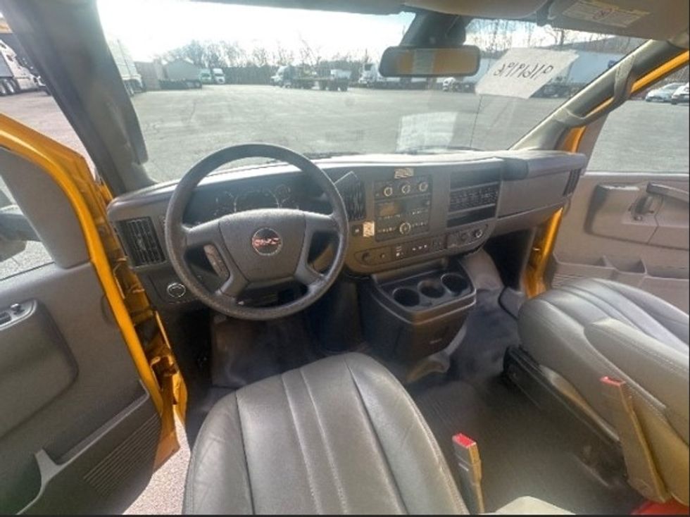 Light Duty Box Truck-Light and Medium Duty Trucks-GMC-2021-Savana G33903-Greensboro-NC-116,099\n\t\tmiles-$ 25,000 - Image 17