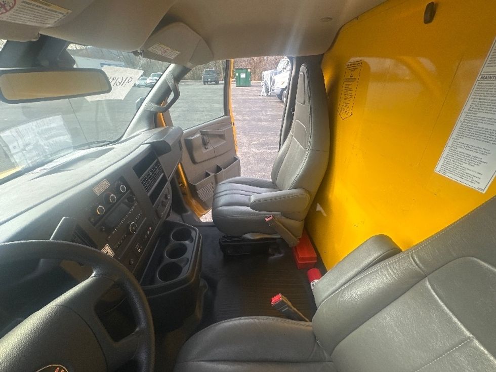 Light Duty Box Truck-Light and Medium Duty Trucks-GMC-2021-Savana G33903-Greensboro-NC-116,099\n\t\tmiles-$ 25,000 - Image 18
