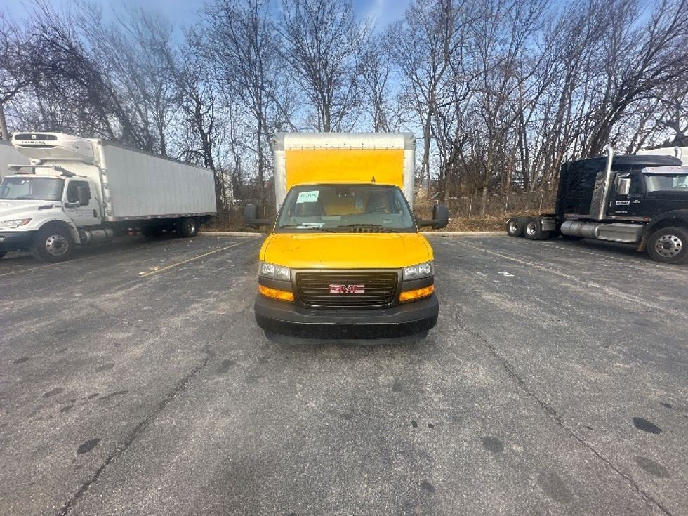 Light Duty Box Truck-Light and Medium Duty Trucks-GMC-2021-Savana G33903-Greensboro-NC-116,099\n\t\tmiles-$ 25,000 - Image 2