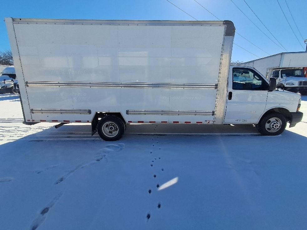 Light Duty Box Truck-Light and Medium Duty Trucks-GMC-2021-Savana G33903-Greensboro-NC-117,740\n\t\tmiles-$ 28,000 - Image 16