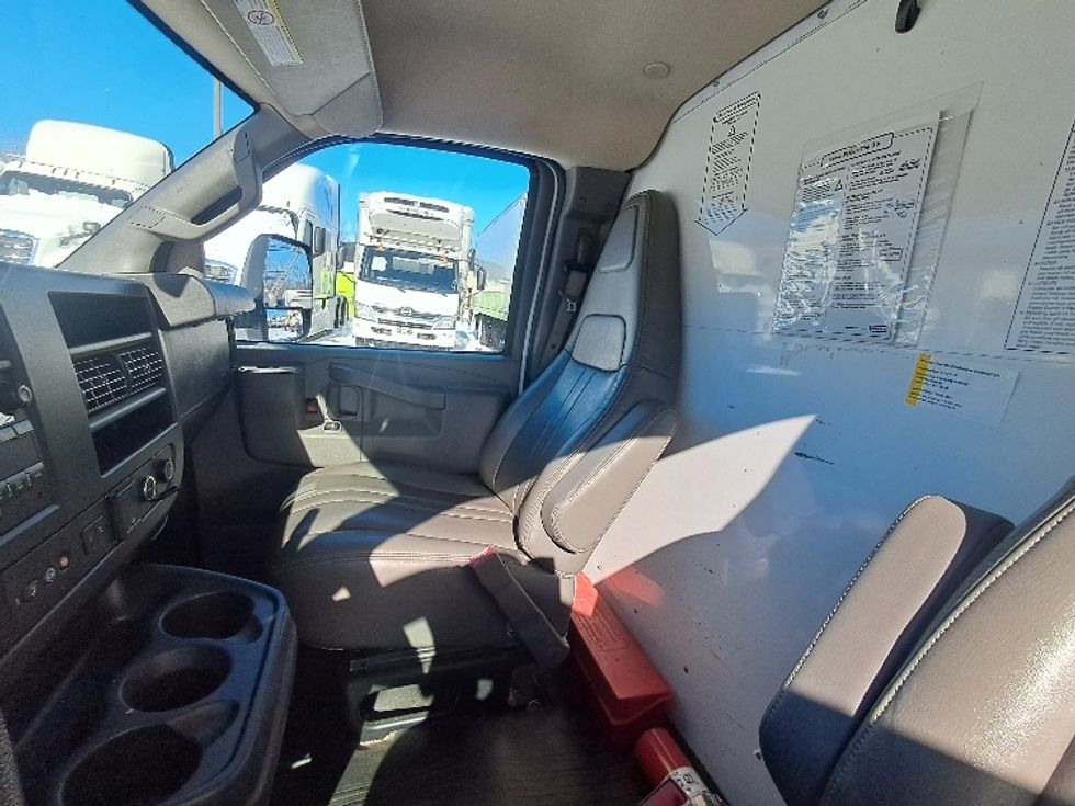 Light Duty Box Truck-Light and Medium Duty Trucks-GMC-2021-Savana G33903-Greensboro-NC-117,740\n\t\tmiles-$ 28,000 - Image 19