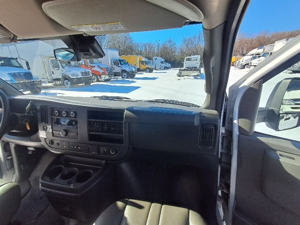 Light Duty Box Truck-Light and Medium Duty Trucks-GMC-2021-Savana G33903-Greensboro-NC-117,740\n\t\tmiles-$ 28,000 - Image 21