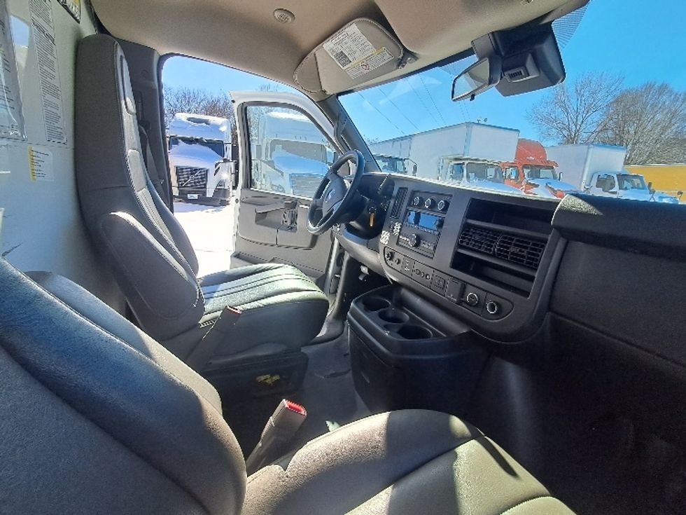 Light Duty Box Truck-Light and Medium Duty Trucks-GMC-2021-Savana G33903-Greensboro-NC-117,740\n\t\tmiles-$ 28,000 - Image 22