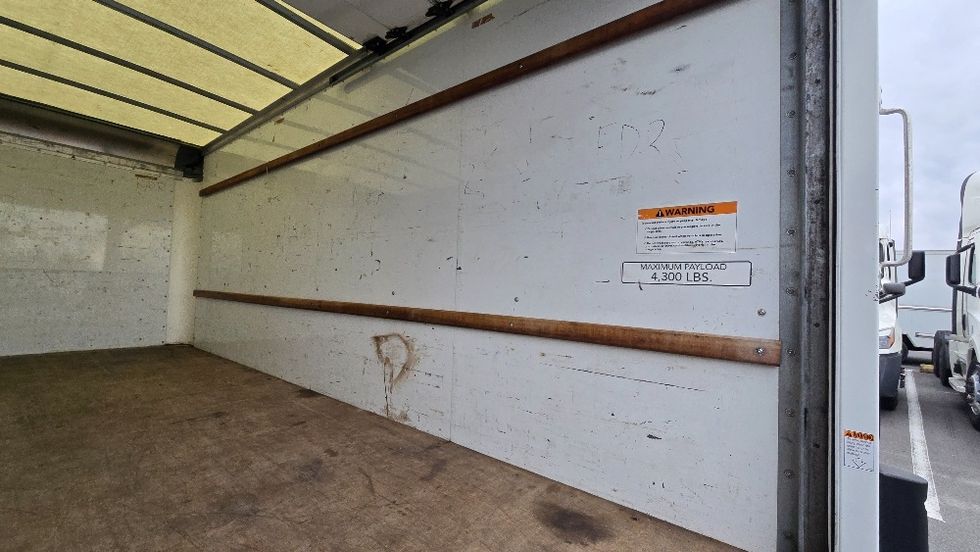 Light Duty Box Truck-Light and Medium Duty Trucks-GMC-2021-Savana G33903-Greensboro-NC-118,009\n\t\tmiles-$ 27,750 - Image 12