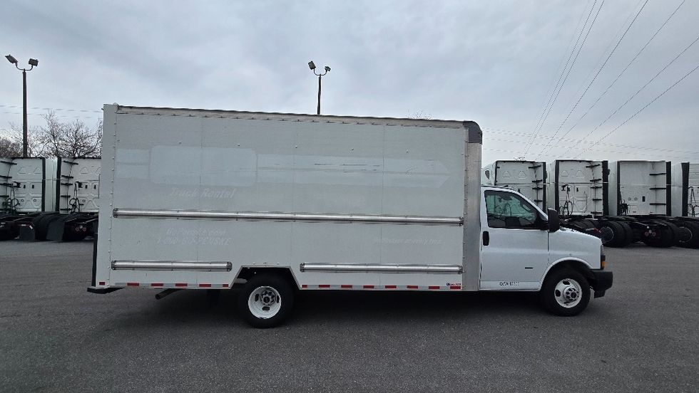 Light Duty Box Truck-Light and Medium Duty Trucks-GMC-2021-Savana G33903-Greensboro-NC-118,009\n\t\tmiles-$ 27,750 - Image 15