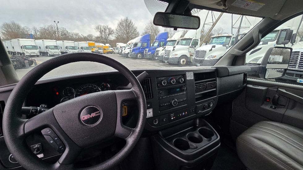 Light Duty Box Truck-Light and Medium Duty Trucks-GMC-2021-Savana G33903-Greensboro-NC-118,009\n\t\tmiles-$ 27,750 - Image 18