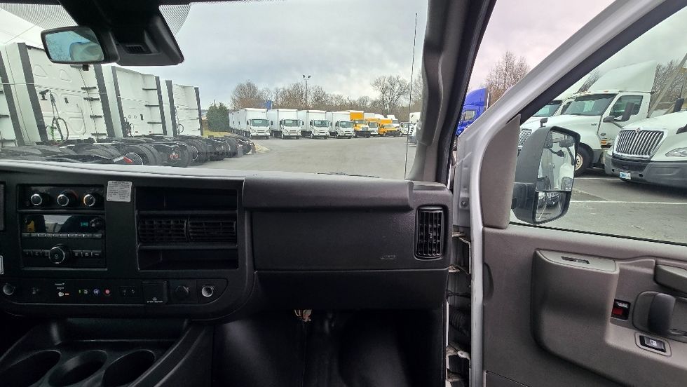 Light Duty Box Truck-Light and Medium Duty Trucks-GMC-2021-Savana G33903-Greensboro-NC-118,009\n\t\tmiles-$ 27,750 - Image 21