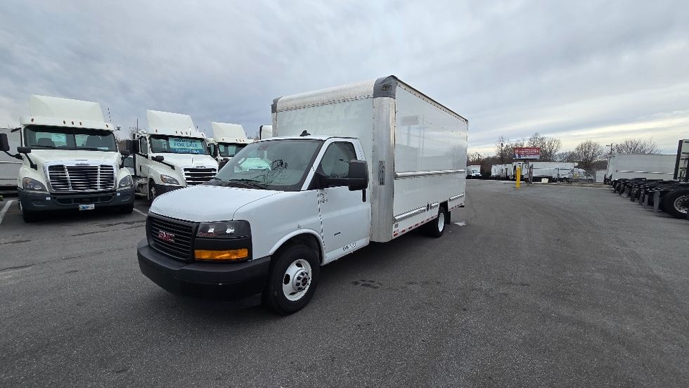 Light Duty Box Truck-Light and Medium Duty Trucks-GMC-2021-Savana G33903-Greensboro-NC-118,009\n\t\tmiles-$ 27,750 - Image 3
