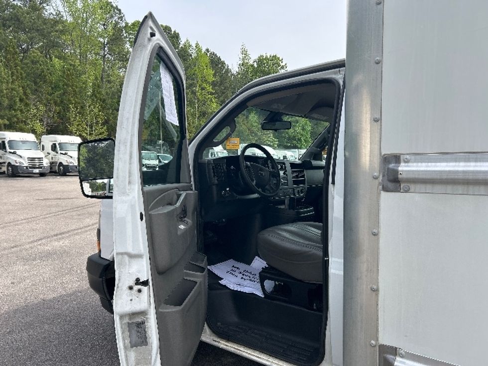 Light Duty Box Truck-Light and Medium Duty Trucks-GMC-2021-Savana G33903-Greensboro-NC-133,285\n\t\tmiles-$ 26,750 - Image 16
