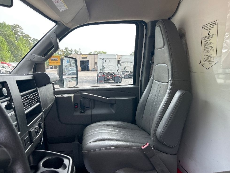 Light Duty Box Truck-Light and Medium Duty Trucks-GMC-2021-Savana G33903-Greensboro-NC-133,285\n\t\tmiles-$ 26,750 - Image 19