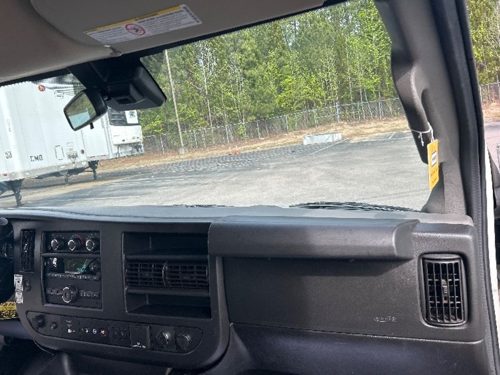 Light Duty Box Truck-Light and Medium Duty Trucks-GMC-2021-Savana G33903-Greensboro-NC-133,285\n\t\tmiles-$ 26,750 - Image 21