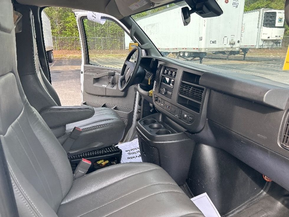 Light Duty Box Truck-Light and Medium Duty Trucks-GMC-2021-Savana G33903-Greensboro-NC-133,285\n\t\tmiles-$ 26,750 - Image 22