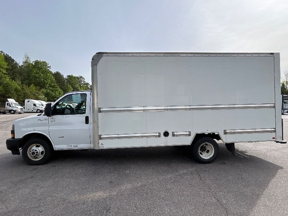 Light Duty Box Truck-Light and Medium Duty Trucks-GMC-2021-Savana G33903-Greensboro-NC-133,285\n\t\tmiles-$ 26,750 - Image 4
