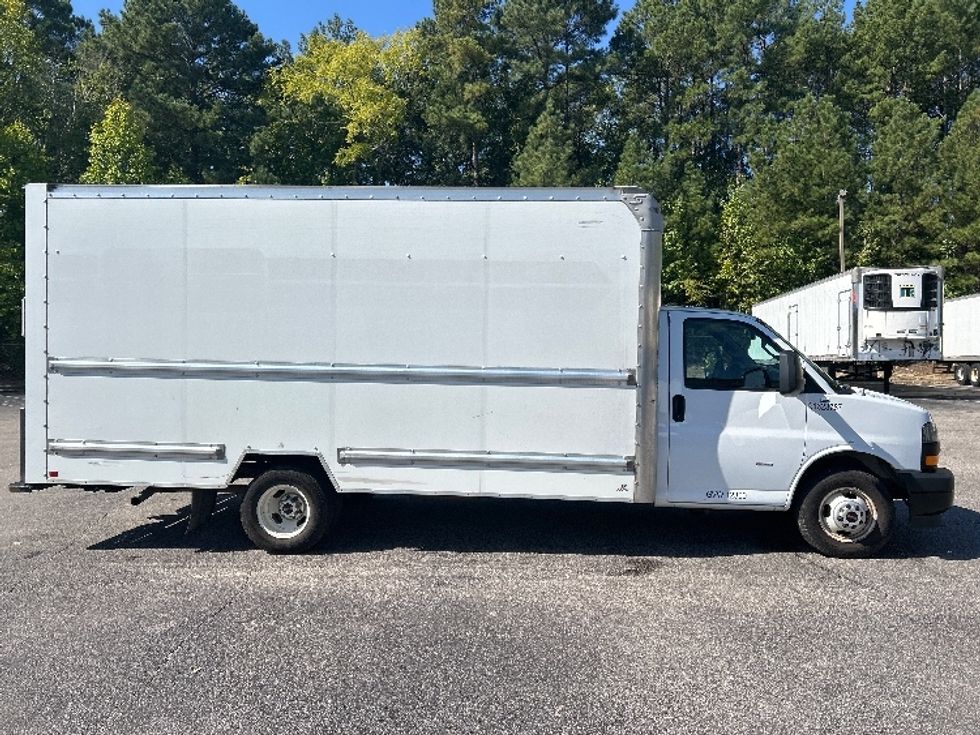 Light Duty Box Truck-Light and Medium Duty Trucks-GMC-2021-Savana G33903-Greensboro-NC-135,529\n\t\tmiles-$ 24,500 - Image 15