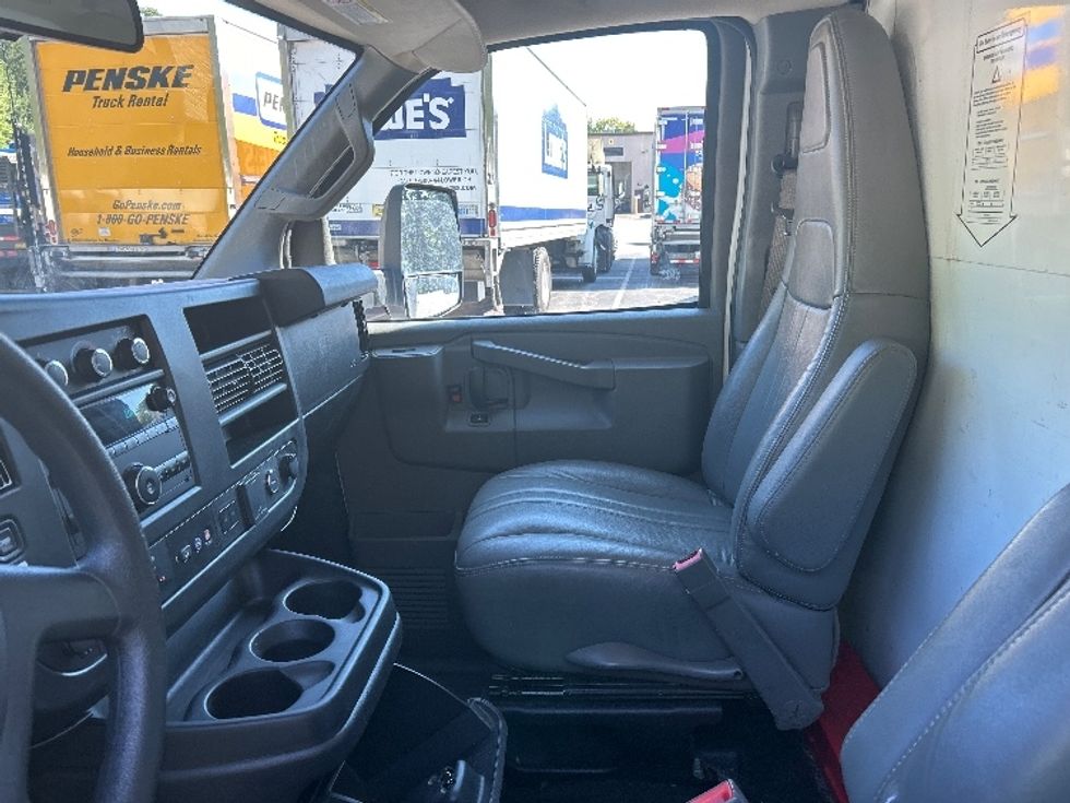 Light Duty Box Truck-Light and Medium Duty Trucks-GMC-2021-Savana G33903-Greensboro-NC-135,529\n\t\tmiles-$ 24,500 - Image 19