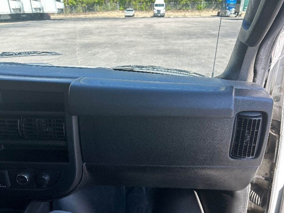 Light Duty Box Truck-Light and Medium Duty Trucks-GMC-2021-Savana G33903-Greensboro-NC-135,529\n\t\tmiles-$ 24,500 - Image 21