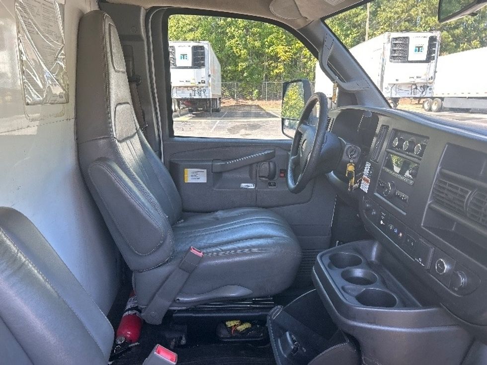 Light Duty Box Truck-Light and Medium Duty Trucks-GMC-2021-Savana G33903-Greensboro-NC-135,529\n\t\tmiles-$ 24,500 - Image 22