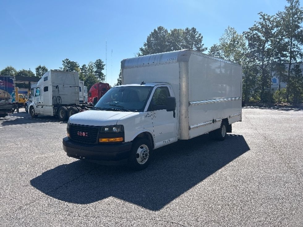 Light Duty Box Truck-Light and Medium Duty Trucks-GMC-2021-Savana G33903-Greensboro-NC-135,529\n\t\tmiles-$ 24,500 - Image 3