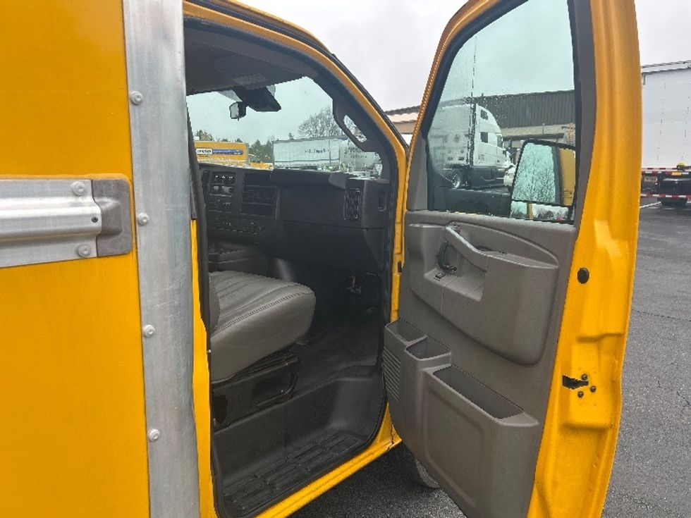 Light Duty Box Truck-Light and Medium Duty Trucks-GMC-2021-Savana G33903-Greensboro-NC-91,465\n\t\tmiles-$ 29,250 - Image 20