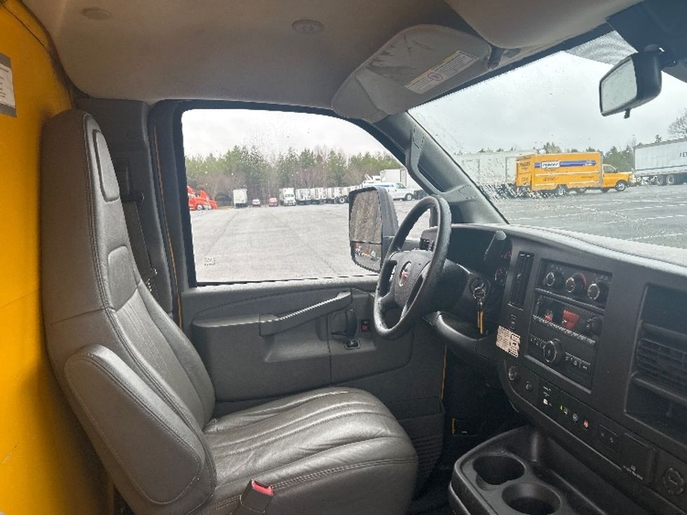 Light Duty Box Truck-Light and Medium Duty Trucks-GMC-2021-Savana G33903-Greensboro-NC-91,465\n\t\tmiles-$ 29,250 - Image 22