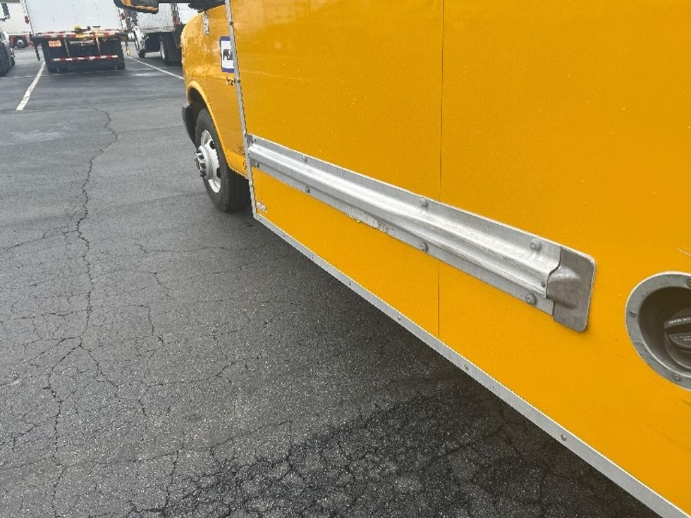 Light Duty Box Truck-Light and Medium Duty Trucks-GMC-2021-Savana G33903-Greensboro-NC-91,465\n\t\tmiles-$ 29,250 - Image 5