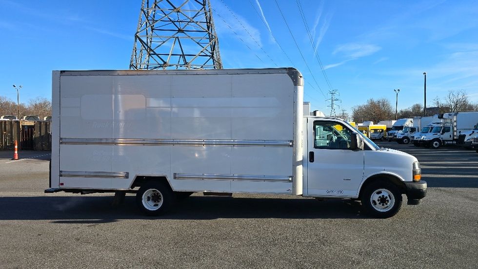 Light Duty Box Truck-Light and Medium Duty Trucks-GMC-2021-Savana G33903-Greensboro-NC-91,952\n\t\tmiles-$ 30,750 - Image 15