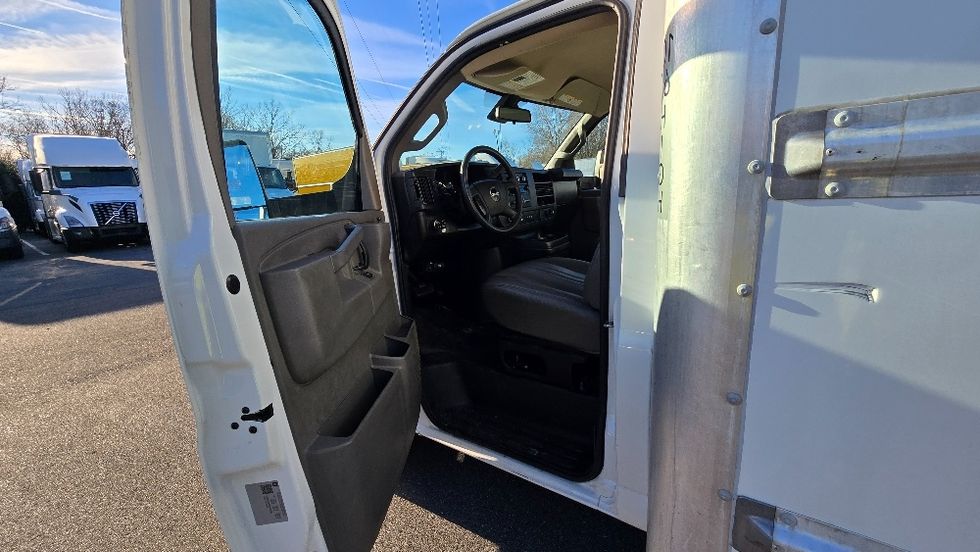 Light Duty Box Truck-Light and Medium Duty Trucks-GMC-2021-Savana G33903-Greensboro-NC-91,952\n\t\tmiles-$ 30,750 - Image 16