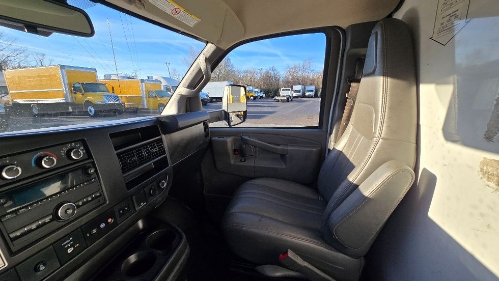 Light Duty Box Truck-Light and Medium Duty Trucks-GMC-2021-Savana G33903-Greensboro-NC-91,952\n\t\tmiles-$ 30,750 - Image 19