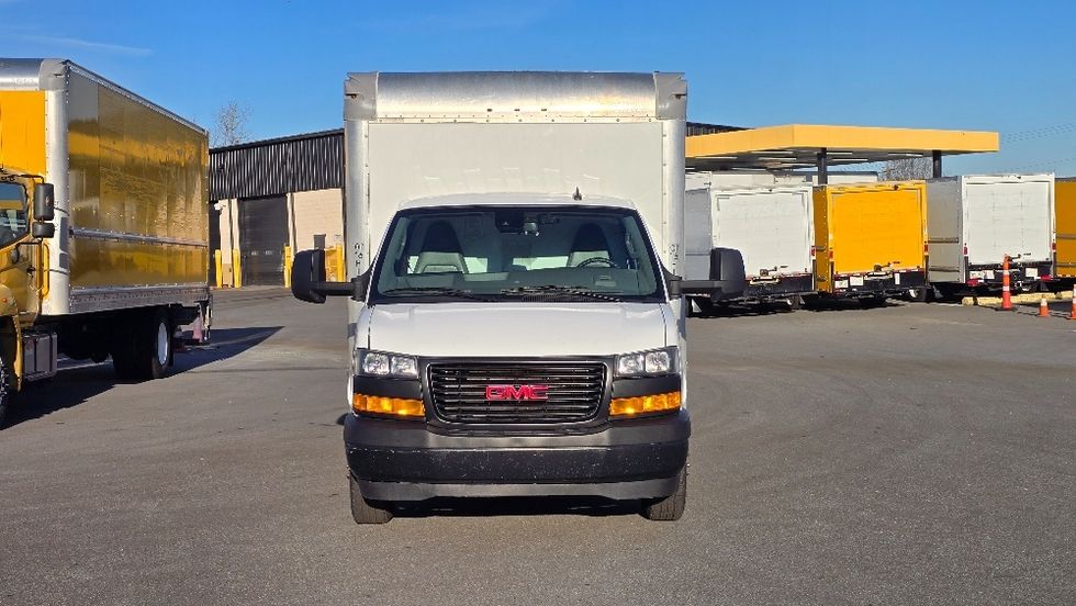 Light Duty Box Truck-Light and Medium Duty Trucks-GMC-2021-Savana G33903-Greensboro-NC-91,952\n\t\tmiles-$ 30,750 - Image 2