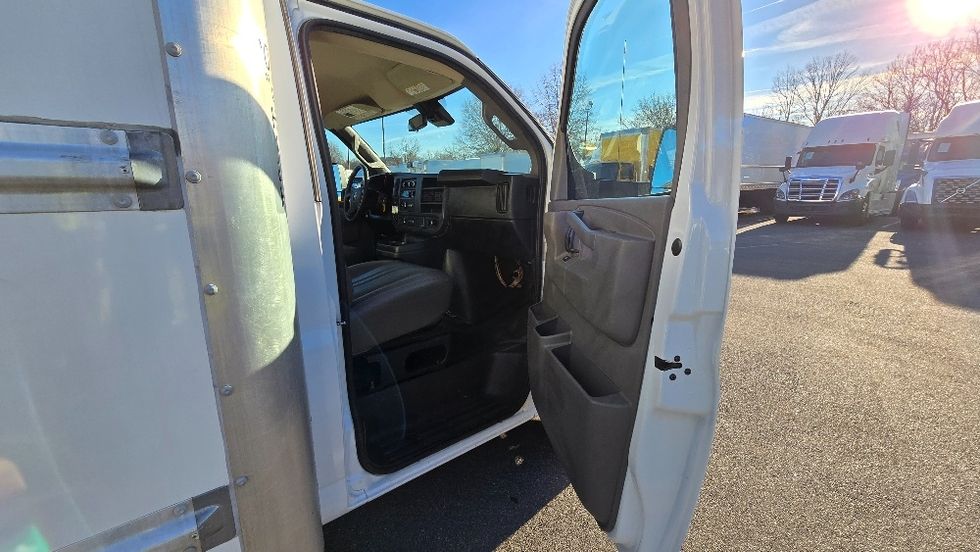 Light Duty Box Truck-Light and Medium Duty Trucks-GMC-2021-Savana G33903-Greensboro-NC-91,952\n\t\tmiles-$ 30,750 - Image 20