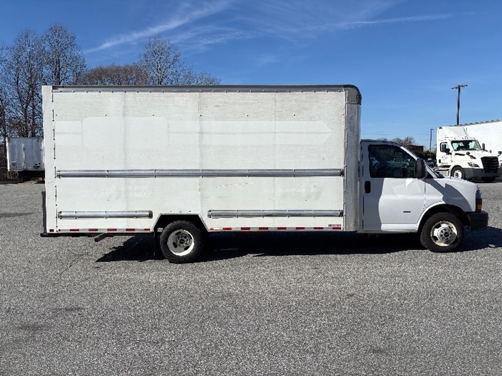 Light Duty Box Truck-Light and Medium Duty Trucks-GMC-2021-Savana G33903-Greensboro-NC-92,957\n\t\tmiles-$ 32,250 - Image 15