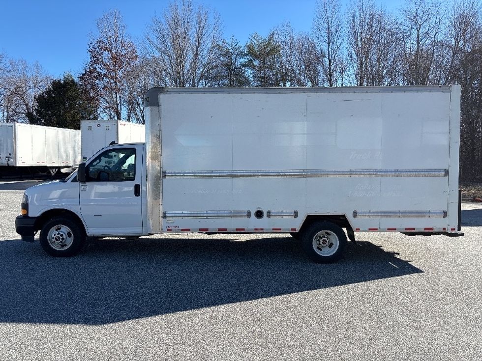 Light Duty Box Truck-Light and Medium Duty Trucks-GMC-2021-Savana G33903-Greensboro-NC-92,957\n\t\tmiles-$ 32,250 - Image 4
