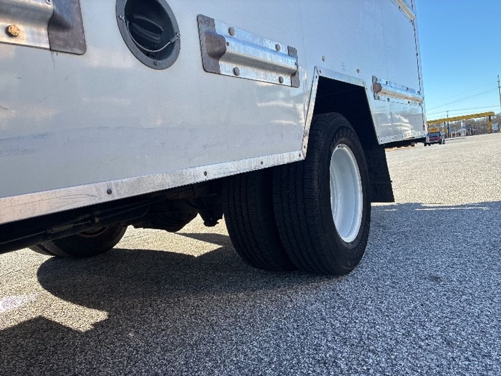 Light Duty Box Truck-Light and Medium Duty Trucks-GMC-2021-Savana G33903-Greenville-SC-105,234\n\t\tmiles-$ 30,750 - Image 5