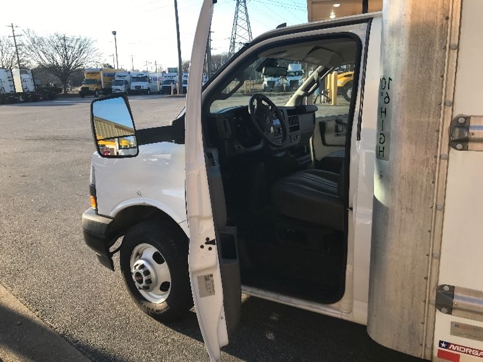 Light Duty Box Truck-Light and Medium Duty Trucks-GMC-2021-Savana G33903-Greenville-SC-118,897\n\t\tmiles-$ 29,000 - Image 16
