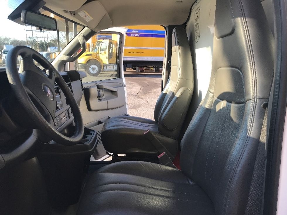 Light Duty Box Truck-Light and Medium Duty Trucks-GMC-2021-Savana G33903-Greenville-SC-118,897\n\t\tmiles-$ 29,000 - Image 19