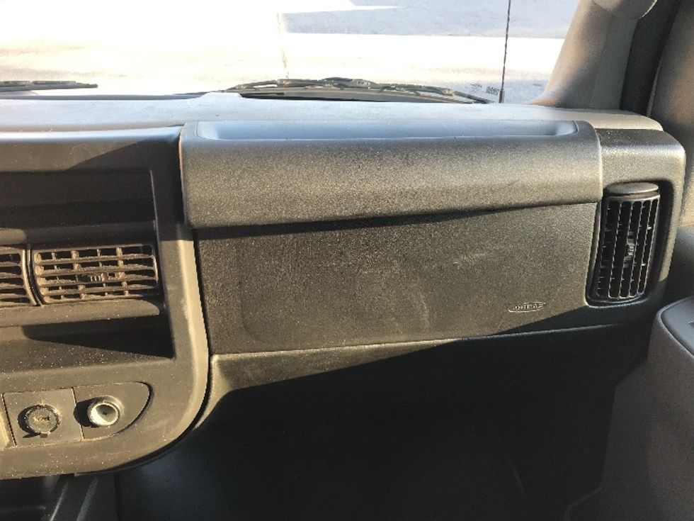 Light Duty Box Truck-Light and Medium Duty Trucks-GMC-2021-Savana G33903-Greenville-SC-118,897\n\t\tmiles-$ 29,000 - Image 21